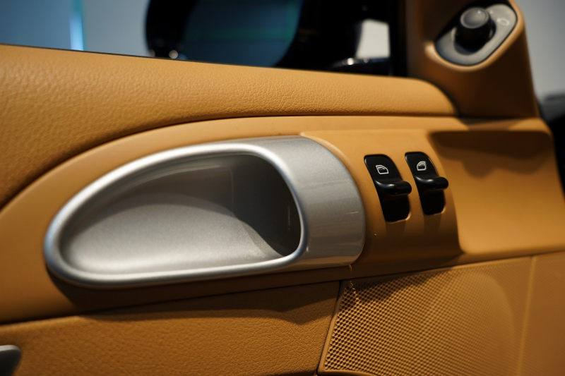 ポルシェ ボクスター(Type987) PDK 後期モデル 左H スポーツクロノ バサルトブラック PC入庫歴17回 中古車 中古車