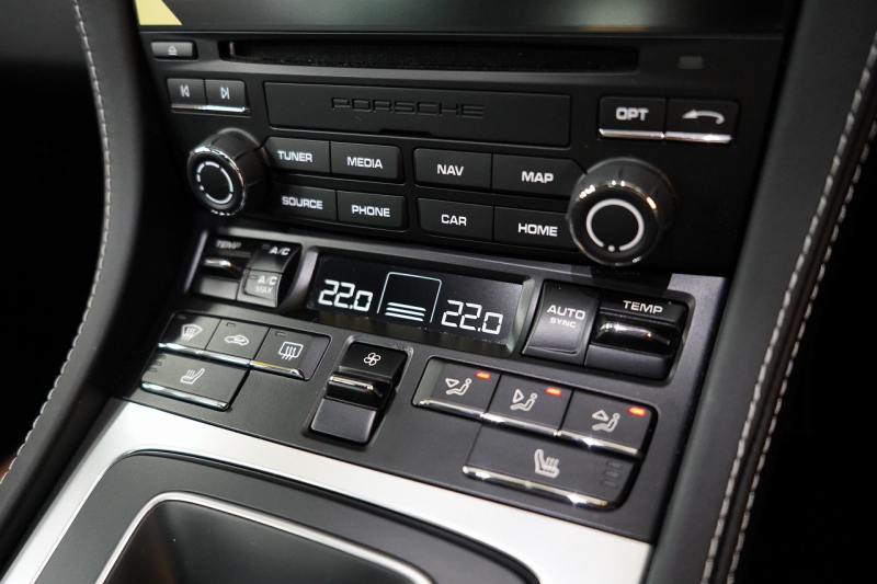 ポルシェ 718 ケイマン S PDK スポクロ スポエグ レザーインテリア×Sport-Tex PDLS+付LEDヘッドライト 中古車 中古車