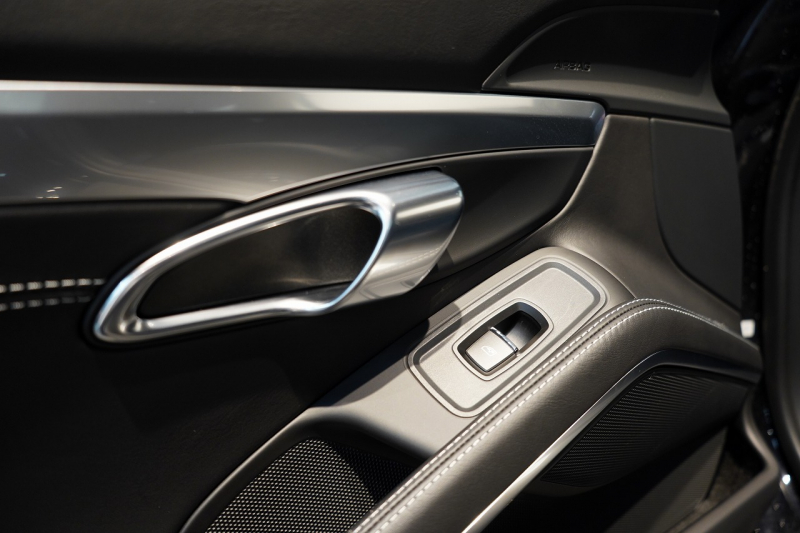 ポルシェ 718 ケイマン S PDK スポクロ スポエグ レザーインテリア×Sport-Tex PDLS+付LEDヘッドライト 中古車 中古車