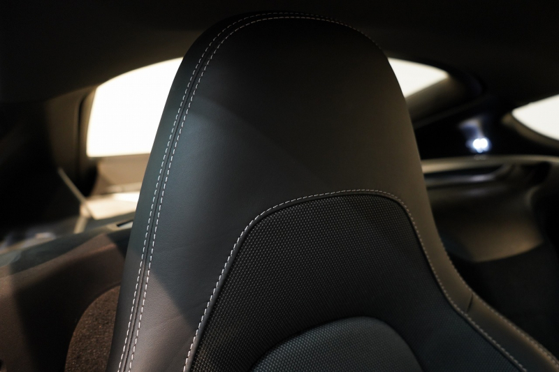 ポルシェ 718 ケイマン S PDK スポクロ スポエグ レザーインテリア×Sport-Tex PDLS+付LEDヘッドライト 中古車 中古車