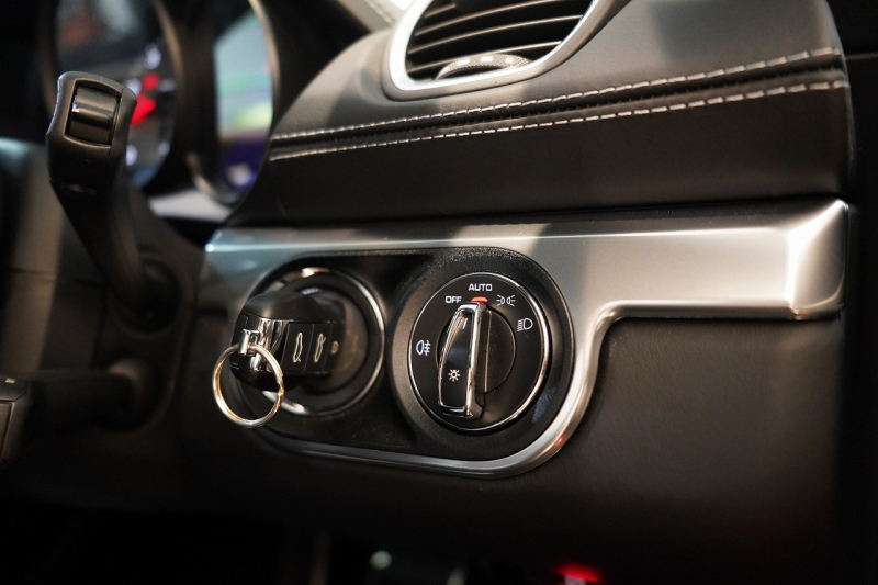 ポルシェ 718 ケイマン S PDK スポクロ スポエグ レザーインテリア×Sport-Tex PDLS+付LEDヘッドライト 中古車 中古車