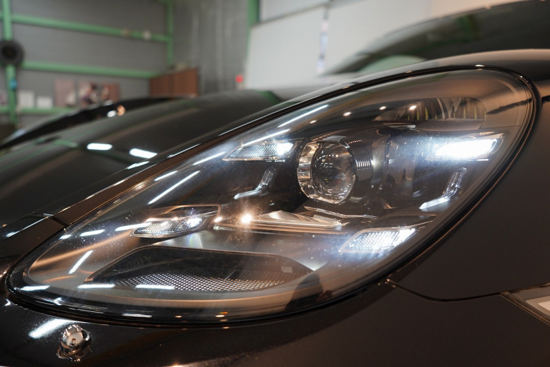 ポルシェ 718 ケイマン S PDK スポクロ スポエグ レザーインテリア×Sport-Tex PDLS+付LEDヘッドライト 中古車 中古車