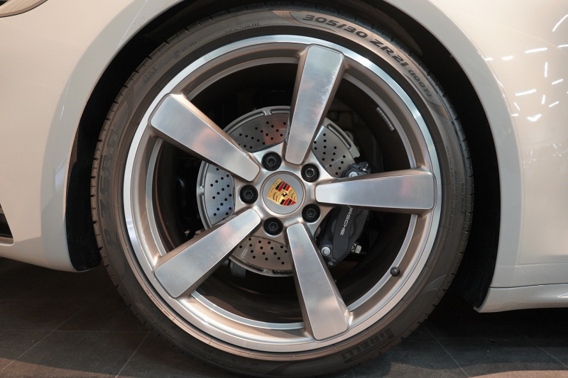 ポルシェ 911(Type992) Carrera T 7MT ワンオーナー CarreraTインテリア スポーツデザイン マトリクスLED クレヨン 中古車 中古車