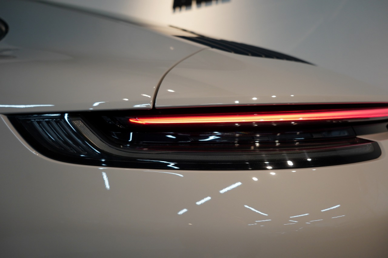 ポルシェ 911(Type992) Carrera T 7MT ワンオーナー CarreraTインテリア スポーツデザイン マトリクスLED クレヨン 中古車 中古車