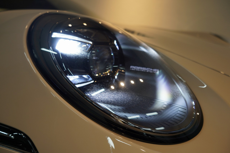 ポルシェ 911(Type992) Carrera T 7MT ワンオーナー CarreraTインテリア スポーツデザイン マトリクスLED クレヨン 中古車 中古車