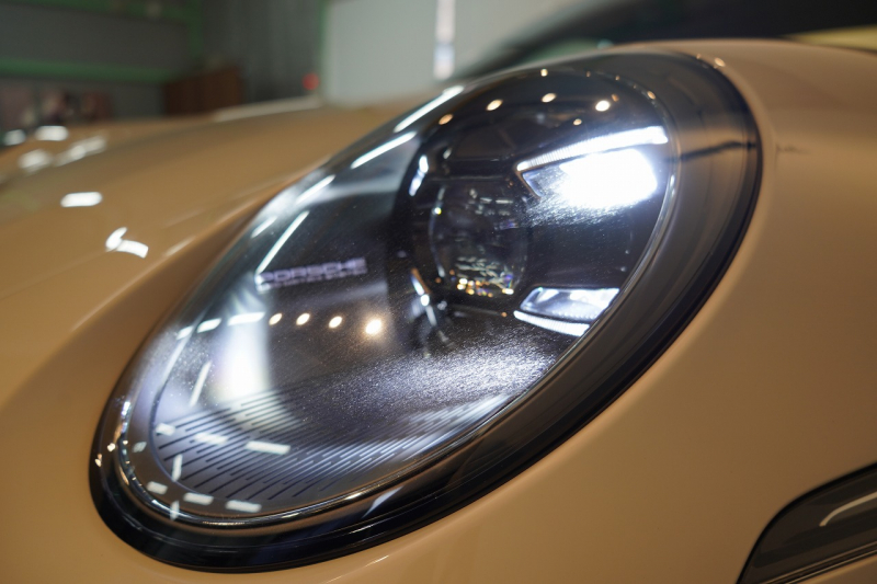 ポルシェ 911(Type992) Carrera T 7MT ワンオーナー CarreraTインテリア スポーツデザイン マトリクスLED クレヨン 中古車 中古車