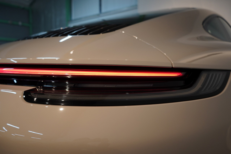 ポルシェ 911(Type992) Carrera T 7MT ワンオーナー CarreraTインテリア スポーツデザイン マトリクスLED クレヨン 中古車 中古車