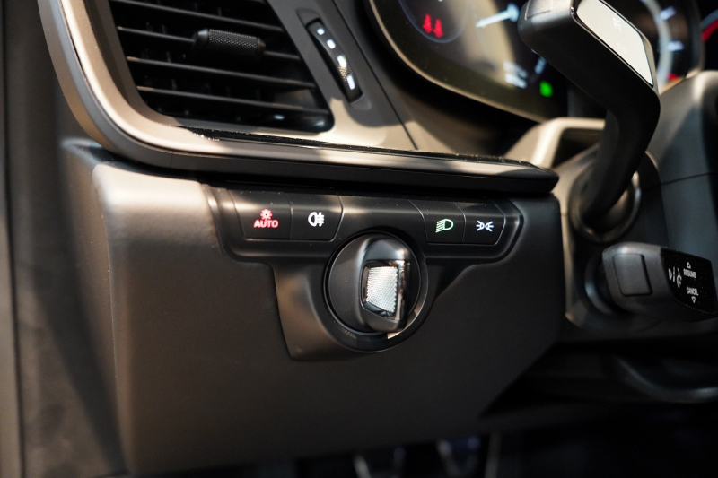 ポルシェ 911(Type992) Carrera T 7MT ワンオーナー CarreraTインテリア スポーツデザイン マトリクスLED クレヨン 中古車 中古車