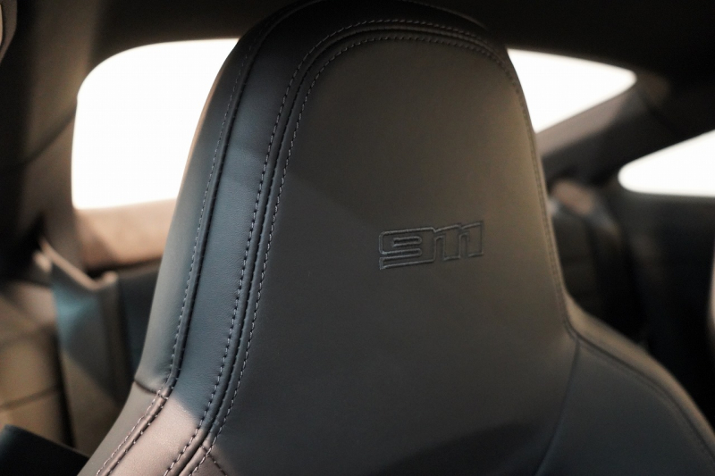 ポルシェ 911(Type992) Carrera T 7MT ワンオーナー CarreraTインテリア スポーツデザイン マトリクスLED クレヨン 中古車 中古車