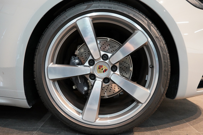 ポルシェ 911(Type992) Carrera T 7MT ワンオーナー CarreraTインテリア スポーツデザイン マトリクスLED クレヨン 中古車 中古車