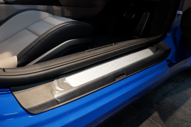 ポルシェ 911(Type992) Carrera Cabriolet PDK 後期モデル(Type992.2) ワンオーナー OP253 ルガーノブルー スポクロ スポエグ 20/21インチRSSpyderホイール 中古車 中古車