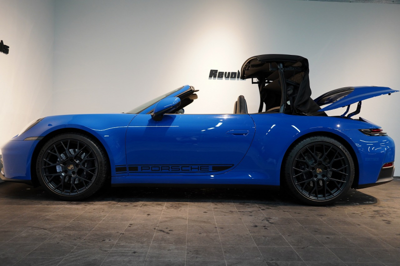 ポルシェ 911(Type992) Carrera Cabriolet PDK 後期モデル(Type992.2) ワンオーナー OP253 ルガーノブルー スポクロ スポエグ 20/21インチRSSpyderホイール 中古車 中古車