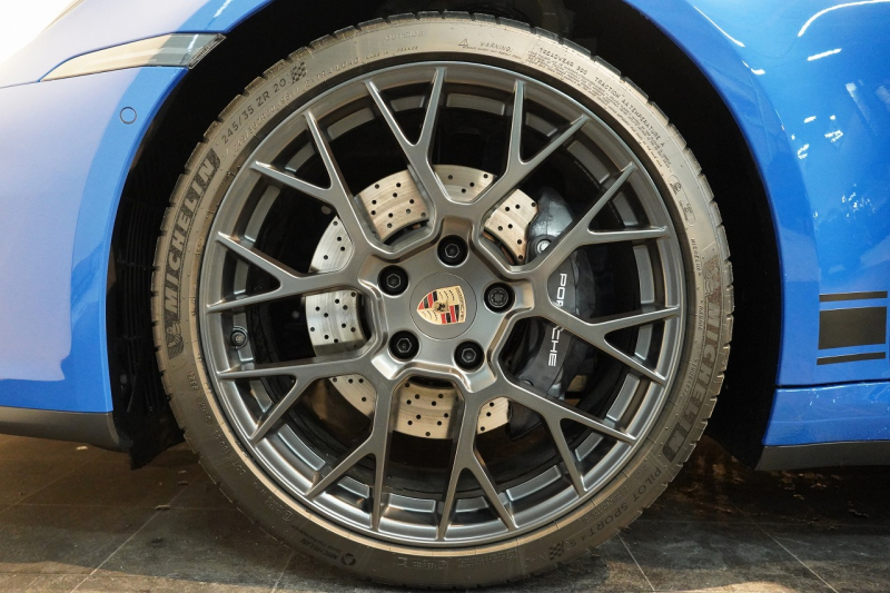 ポルシェ 911(Type992) Carrera Cabriolet PDK 後期モデル(Type992.2) ワンオーナー OP253 ルガーノブルー スポクロ スポエグ 20/21インチRSSpyderホイール 中古車 中古車