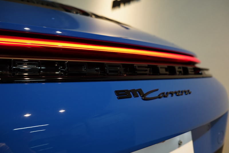 ポルシェ 911(Type992) Carrera Cabriolet PDK 後期モデル(Type992.2) ワンオーナー OP253 ルガーノブルー スポクロ スポエグ 20/21インチRSSpyderホイール 中古車 中古車