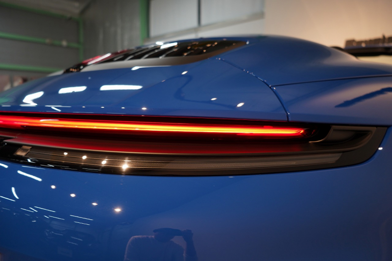 ポルシェ 911(Type992) Carrera Cabriolet PDK 後期モデル(Type992.2) ワンオーナー OP253 ルガーノブルー スポクロ スポエグ 20/21インチRSSpyderホイール 中古車 中古車