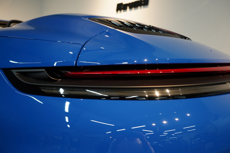 ポルシェ 911(Type992) Carrera Cabriolet PDK 後期モデル(Type992.2) ワンオーナー OP253 ルガーノブルー スポクロ スポエグ 20/21インチRSSpyderホイール 中古車 中古車