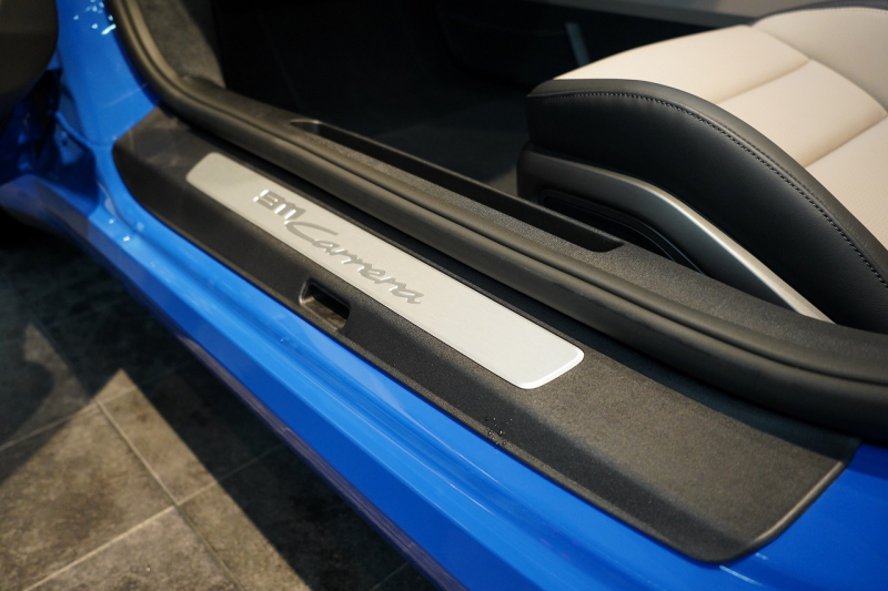 ポルシェ 911(Type992) Carrera Cabriolet PDK 後期モデル(Type992.2) ワンオーナー OP253 ルガーノブルー スポクロ スポエグ 20/21インチRSSpyderホイール 中古車 中古車