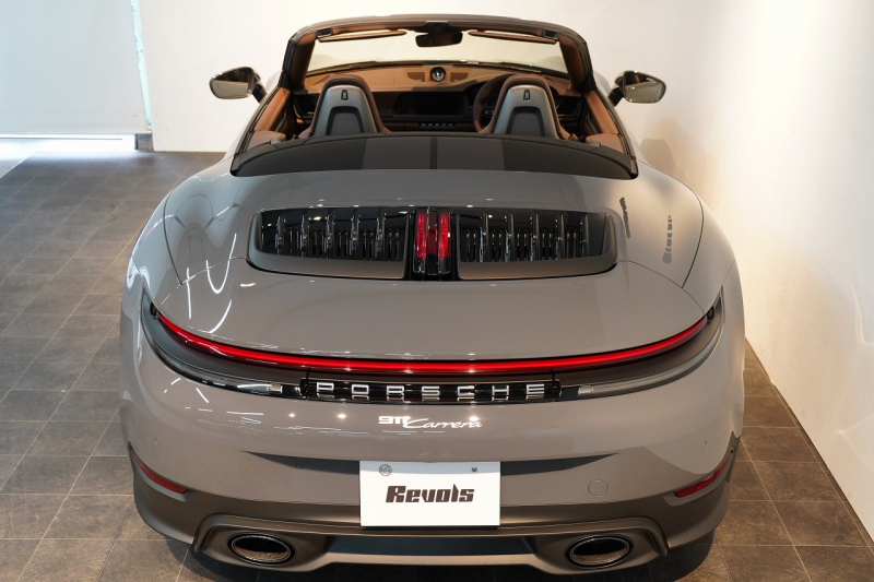 ポルシェ 911(Type992) Carrera Cabriolet 後期モデル(Type992.2) ワンオーナー OP432万 スポクロ スポエグ クラブレザー Fリフト 中古車 中古車