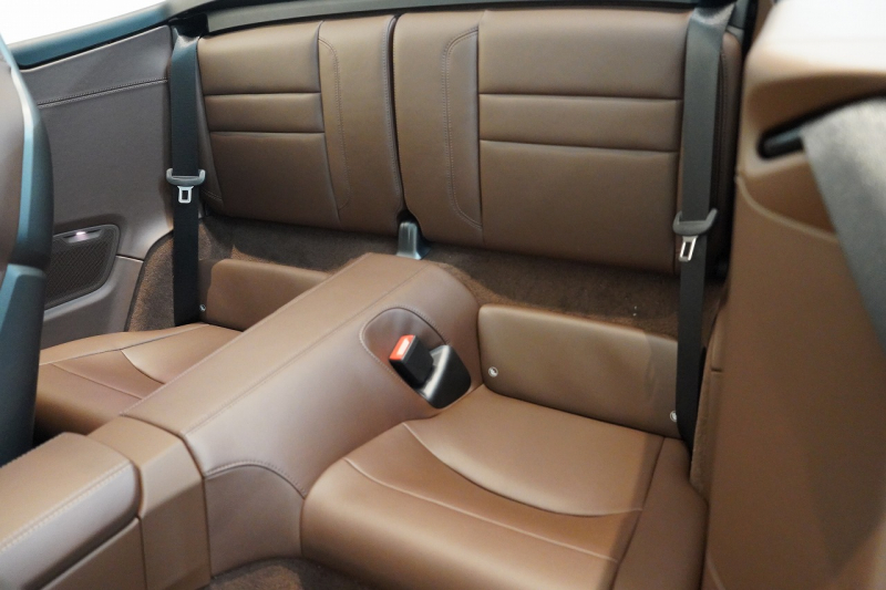 ポルシェ 911(Type992) Carrera Cabriolet 後期モデル(Type992.2) ワンオーナー OP432万 スポクロ スポエグ クラブレザー Fリフト 中古車 中古車