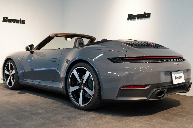 ポルシェ 911(Type992) Carrera Cabriolet 後期モデル(Type992.2) ワンオーナー OP432万 スポクロ スポエグ クラブレザー Fリフト 中古車 中古車