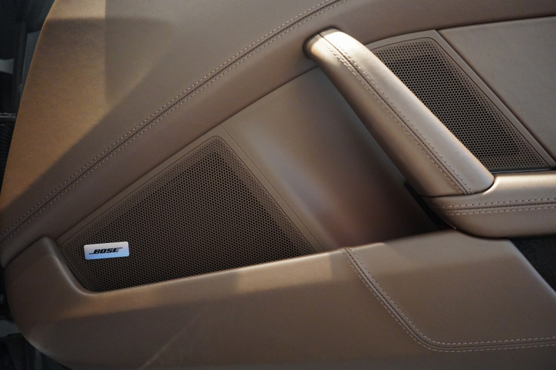 ポルシェ 911(Type992) Carrera Cabriolet 後期モデル(Type992.2) ワンオーナー OP432万 スポクロ スポエグ クラブレザー Fリフト 中古車 中古車