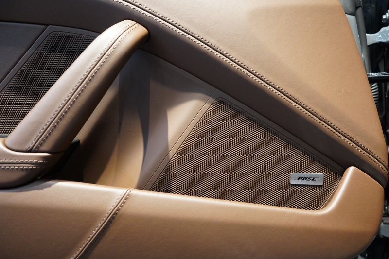 ポルシェ 911(Type992) Carrera Cabriolet 後期モデル(Type992.2) ワンオーナー OP432万 スポクロ スポエグ クラブレザー Fリフト 中古車 中古車