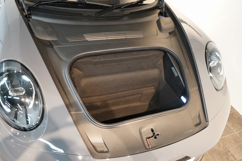 ポルシェ 911(Type992) Carrera Cabriolet 後期モデル(Type992.2) ワンオーナー OP432万 スポクロ スポエグ クラブレザー Fリフト 中古車 中古車