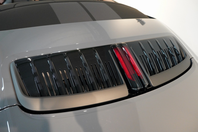 ポルシェ 911(Type992) Carrera Cabriolet 後期モデル(Type992.2) ワンオーナー OP432万 スポクロ スポエグ クラブレザー Fリフト 中古車 中古車