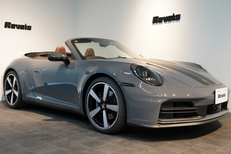 ポルシェ 911(Type992) Carrera Cabriolet 後期モデル(Type992.2) ワンオーナー OP432万 スポクロ スポエグ クラブレザー Fリフト 中古車