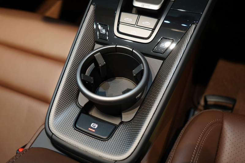 ポルシェ 911(Type992) Carrera Cabriolet 後期モデル(Type992.2) ワンオーナー OP432万 スポクロ スポエグ クラブレザー Fリフト 中古車 中古車