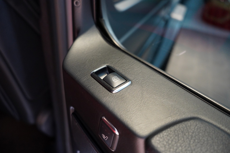 AMG Gクラス G63 designoマグノプラチナムマット&エクスクルーシブインテリア サイドカメラ 中古車 中古車