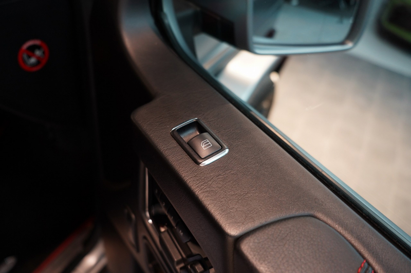 AMG Gクラス G63 designoマグノプラチナムマット&エクスクルーシブインテリア サイドカメラ 中古車 中古車