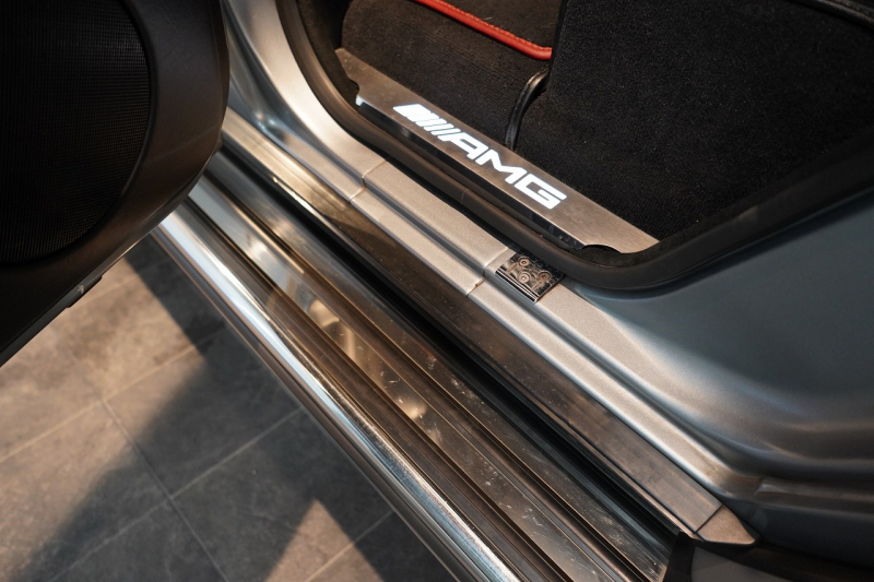 AMG Gクラス G63 designoマグノプラチナムマット&エクスクルーシブインテリア サイドカメラ 中古車 中古車