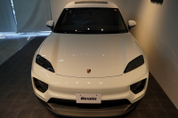 ポルシェ マカン 4 Electric 新型EVモデル ワンオーナー スポクロ OP20インチホイール パノラマルーフ 保証継承可 中古車 中古車