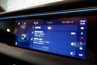 ポルシェ マカン 4 Electric 新型EVモデル ワンオーナー スポクロ OP20インチホイール パノラマルーフ 保証継承可 中古車 中古車