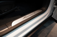 ポルシェ マカン 4 Electric 新型EVモデル ワンオーナー スポクロ OP20インチホイール パノラマルーフ 保証継承可 中古車 中古車