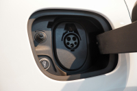 ポルシェ マカン 4 Electric 新型EVモデル ワンオーナー スポクロ OP20インチホイール パノラマルーフ 保証継承可 中古車 中古車