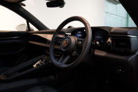 ポルシェ マカン 4 Electric 新型EVモデル ワンオーナー スポクロ OP20インチホイール パノラマルーフ 保証継承可 中古車 中古車