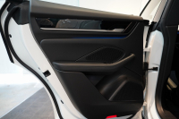 ポルシェ マカン 4 Electric 新型EVモデル ワンオーナー スポクロ OP20インチホイール パノラマルーフ 保証継承可 中古車 中古車