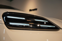 ポルシェ マカン 4 Electric 新型EVモデル ワンオーナー スポクロ OP20インチホイール パノラマルーフ 保証継承可 中古車 中古車