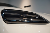 ポルシェ マカン 4 Electric 新型EVモデル ワンオーナー スポクロ OP20インチホイール パノラマルーフ 保証継承可 中古車 中古車