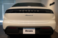 ポルシェ マカン 4 Electric 新型EVモデル ワンオーナー スポクロ OP20インチホイール パノラマルーフ 保証継承可 中古車 中古車