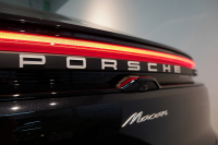 ポルシェ マカン Electric 新型EVモデル ワンオーナー スポクロ OP21インチホイール パノラマルーフ 保証継承可 中古車 中古車