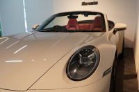 ポルシェ 911(Type992) 911Carrera S Cabriolet スポーツクロノ&エグゾースト ブラック×ボルドーレッドオールレザーインテリア クレヨン OP420  中古車