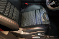 ポルシェ カイエンクーペ GTS TiptronicS ライトウエイトスポーツPKG PDLS+LEDヘッドライト 4ゾーンオートエアコン 中古車 中古車