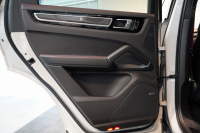 ポルシェ カイエンクーペ GTS TiptronicS ライトウエイトスポーツPKG PDLS+LEDヘッドライト 4ゾーンオートエアコン 中古車 中古車