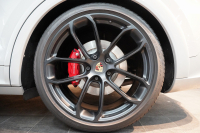 ポルシェ カイエンクーペ GTS TiptronicS ライトウエイトスポーツPKG PDLS+LEDヘッドライト 4ゾーンオートエアコン 中古車 中古車