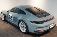 ポルシェ 911(Type992) S/T 左H 世界限定1963台 OP540万 60Years911ヘリテージデザインPKG Fリフト クロノPKG OPカラーショアブル―メタリック BOSE 中古車 中古車