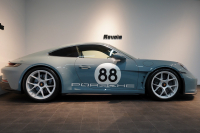 ポルシェ 911(Type992) S/T 左H 世界限定1963台 OP540万 60Years911ヘリテージデザインPKG Fリフト クロノPKG OPカラーショアブル―メタリック BOSE 中古車 中古車