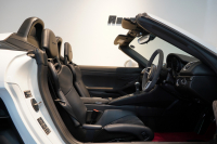 ポルシェ ボクスター(Type981) Spyder 6MT カーボンインテリア カーボンフルバケットシート キャララホワイトメタリック 中古車 中古車